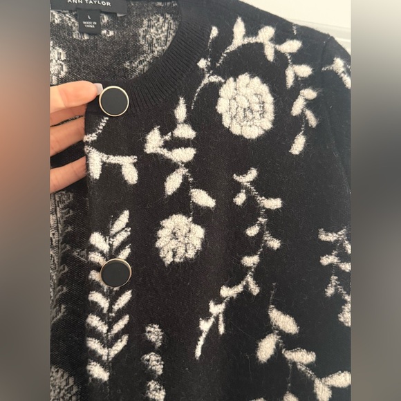 Ann Taylor Black and White Floral Button-Up Knit Cardigan - Picture 4 of 5